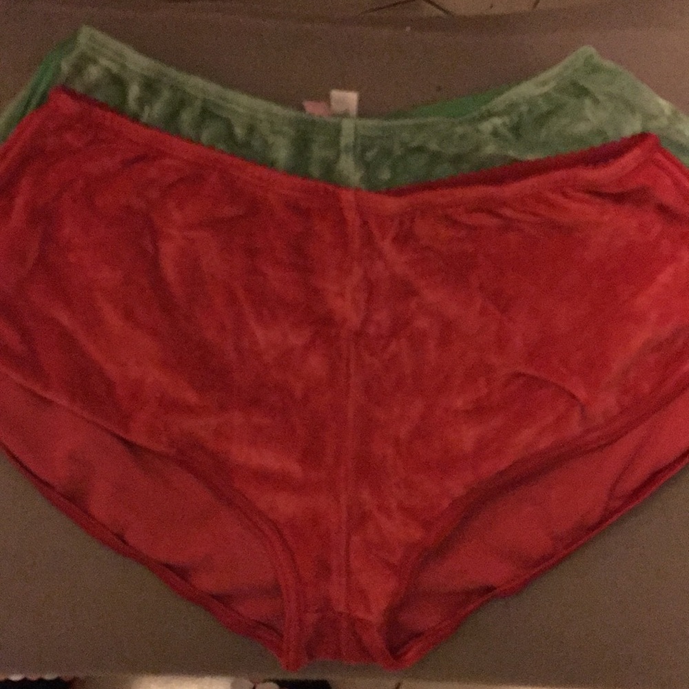 Victoria’s Secret velvet shorts Sz M Red and Green